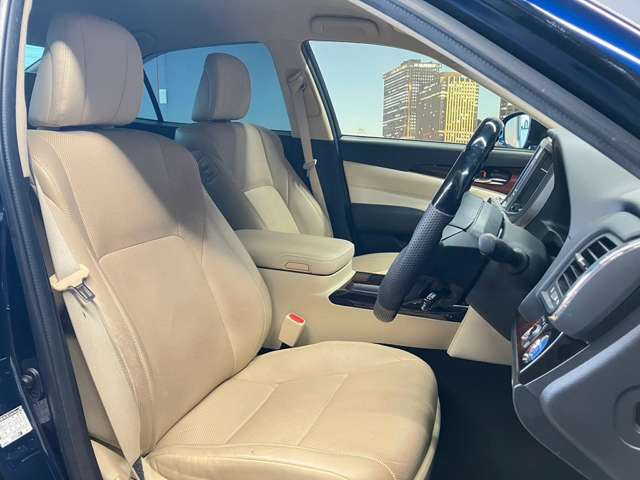 �^�]�Ȃ��L�X�Ƃ��Ă���^�]���₷�������������Ă��܂��������N���[�j���O�����{�ς݂ł��B