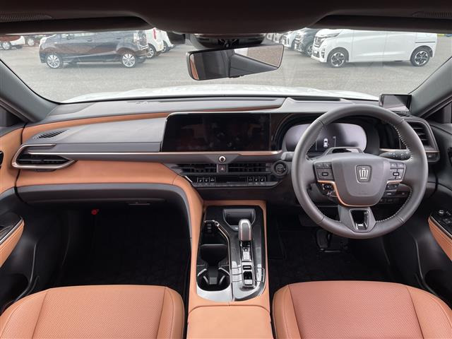クラウンスポーツ2.5 Z E-Four 4WD
