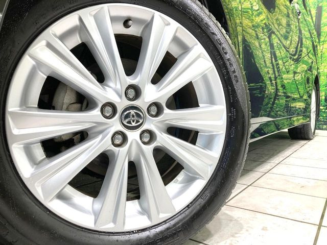 �y����18�C���`�A���~�z�C�[���z�O�ςɃ}�b�`���������A���~�z�C�[���𑕒����Ă���܂��B�e��ЊO�A���~�z�C�[����A�X�^�b�h���X�^�C�����戵�����Ă���܂��B���񂲑��k����������