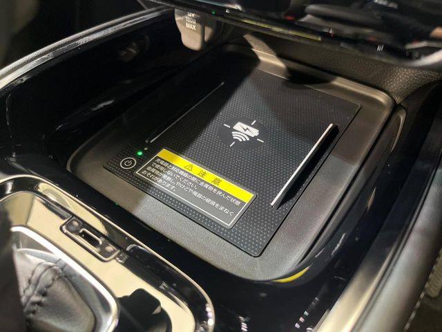 【おくだけ充電】ワイヤレスで充電!対応機器を置くだけで充電ができるのでコードでゴチャゴチャしません♪