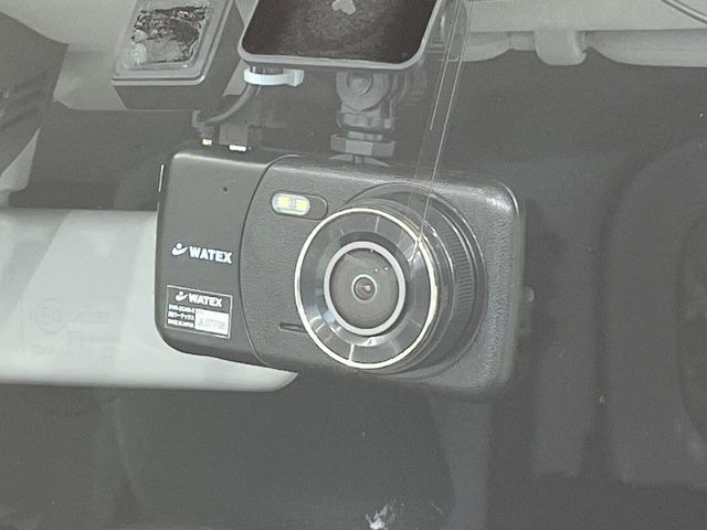 【ドライブレコーダー】ドライブレコーダー装備!走行中はもちろん、あおり運転や事故に遭遇した際、映像で記録し、万一のリスクに備えます。※記録用SDカードはお客様ご自身でご準備いただく必要があります。