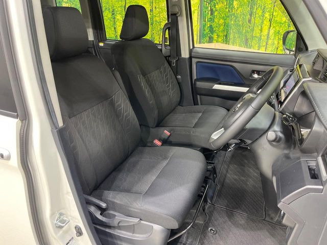運転席シート廻りは使用感も少なく、良好な状態となっています。前オーナー様が丁寧に使っていたことがよくわかりますね。