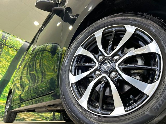 �y����14�C���`�A���~�z�C�[���z�O�ςɃ}�b�`���������A���~�z�C�[���𑕒����Ă���܂��B�e��ЊO�A���~�z�C�[����A�X�^�b�h���X�^�C�����戵�����Ă���܂��B���񂲑��k����������