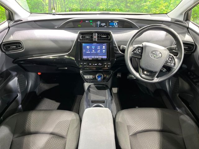 プリウス1.8 S