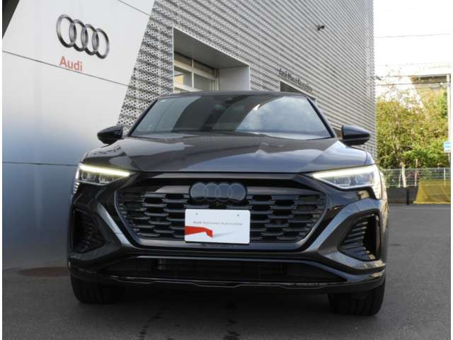 Q8スポーツバック e-tron55 クワトロ Sライン 4WD