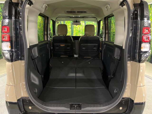 普段のお買い物や通勤、送迎等に十分な荷室スペースを確保しております。セカンドシートを倒すと、大きな荷物の積載も可能です♪