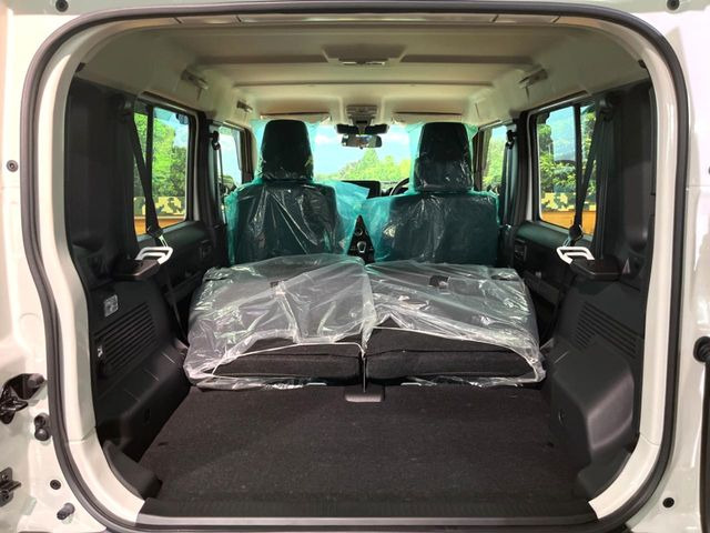 普段のお買い物や通勤、送迎等に十分な荷室スペースを確保しております。セカンドシートを倒すと、大きな荷物の積載も可能です♪