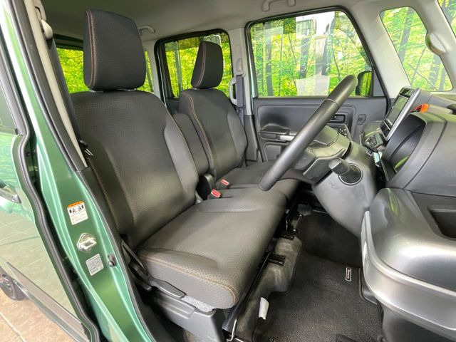 運転席シート廻りは使用感も少なく、良好な状態となっています。丁寧に使われていたことがよくわかりますね。