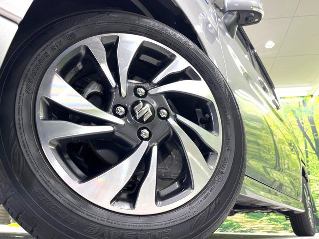 �y����15�C���`�A���~�z�C�[���z�O�ςɃ}�b�`���������A���~�z�C�[���𑕒����Ă���܂��B�e��ЊO�A���~�z�C�[����A�X�^�b�h���X�^�C�����戵�����Ă���܂��B���񂲑��k����������
