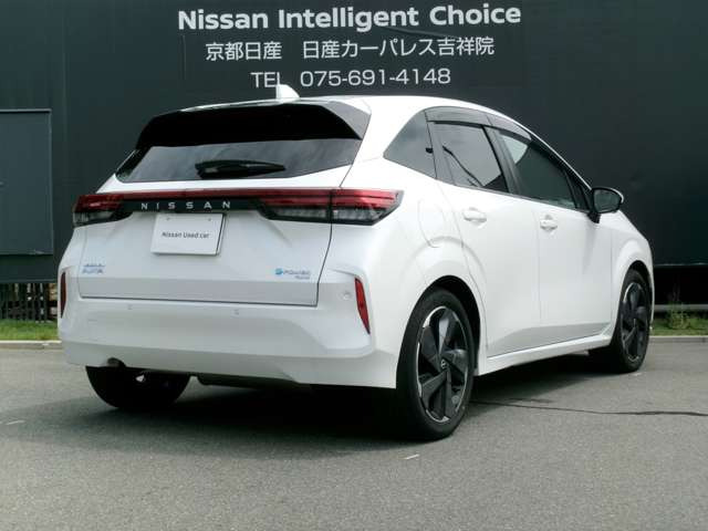 ノートオーラ1.2 G FOUR レザーエディション 4WD