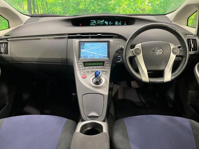 プリウス1.8 S