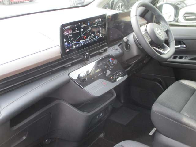 セレナ2.0 ハイウェイスターV 4WD