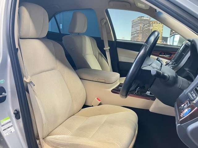 �^�]�Ȃ��L�X�Ƃ��Ă���^�]���₷�������������Ă��܂��������N���[�j���O�����{�ς݂ł��B