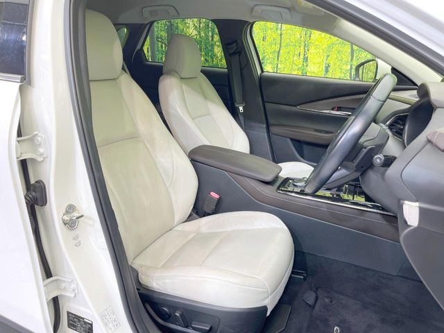 ドライバーによって運転しやすいポジションは異なり、あの車はどうなのか不安なこともありますよね。気になるお車は店頭で乗り込んでご確認いただけます♪