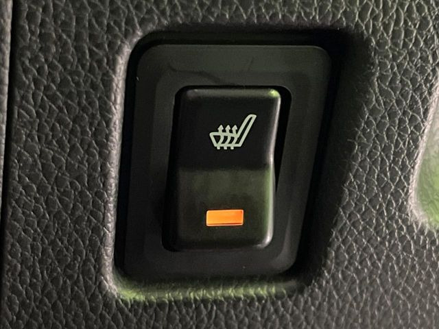 【シートヒーター】寒い日に重宝するシートヒーター!エアコンより早く温まってくれるので寒がりの人も安心ですね♪エアコンの温風は乾燥するから苦手、という方にもをおすすめです。