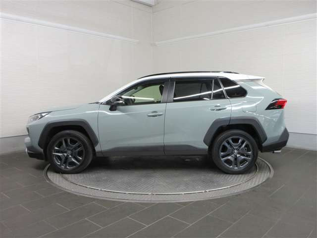 RAV42.0 アドベンチャー 4WD