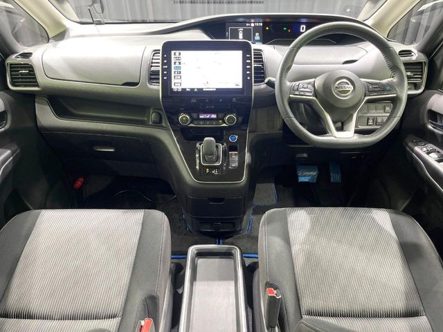 セレナ1.2 e-POWER ハイウェイスターV