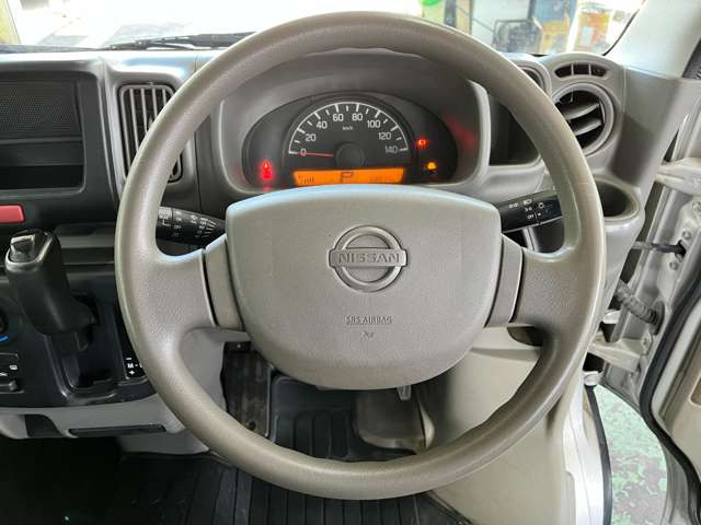 NV100クリッパーDX ハイルーフ 5AGS車 4WD