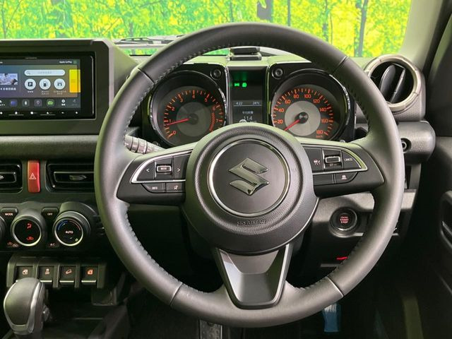 【ステアリングスイッチ】運転中、前方から目線をそらすことなく、オーディオ等の操作が可能な便利機能!安心&快適なドライブを演出してくれます♪