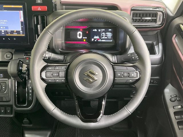 【純正革巻きステアリング】上質な革を使用することで、手にしっかり馴染みとても運転しやすいハンドルです♪