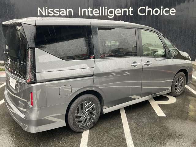 セレナ1.4 e-POWER ハイウェイスターV