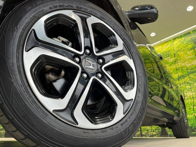 �y����17�C���`�A���~�z�C�[���z�O�ςɃ}�b�`���������A���~�z�C�[���𑕒����Ă���܂��B�e��ЊO�A���~�z�C�[����A�X�^�b�h���X�^�C�����戵�����Ă���܂��B���񂲑��k����������