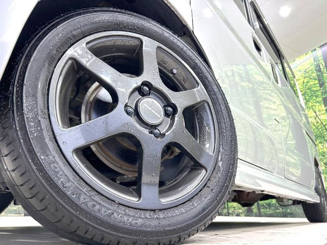 �y14�C���`�A���~�z�C�[���z�O�ςɃ}�b�`�����A���~�z�C�[���𑕒����Ă���܂��B�e��A���~�z�C�[����A�X�^�b�h���X�^�C�����戵�����Ă���܂��B���񂲑��k����������