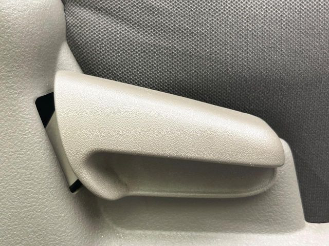 ドライバーによって運転しやすいポジションは異なり、あの車はどうなのか不安なこともありますよね。気になるお車は店頭で乗り込んでご確認いただけます♪
