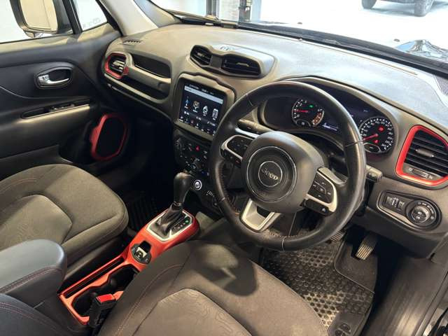 レネゲードトレイルホーク 4WD