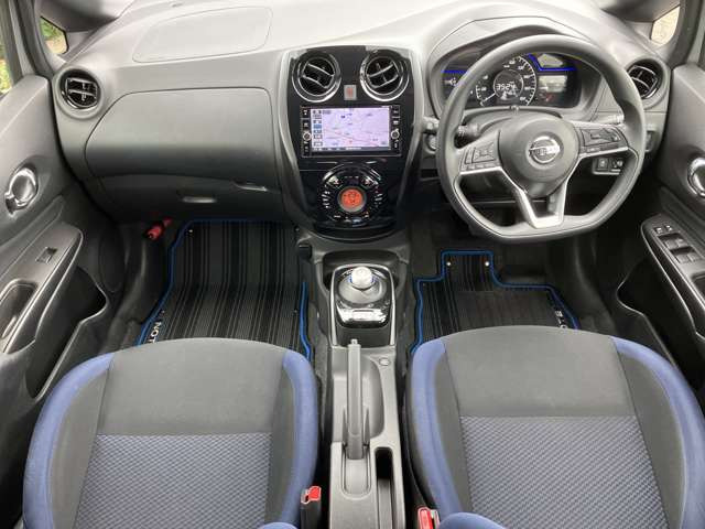 ノート1.2 e-POWER X ブラックアロー
