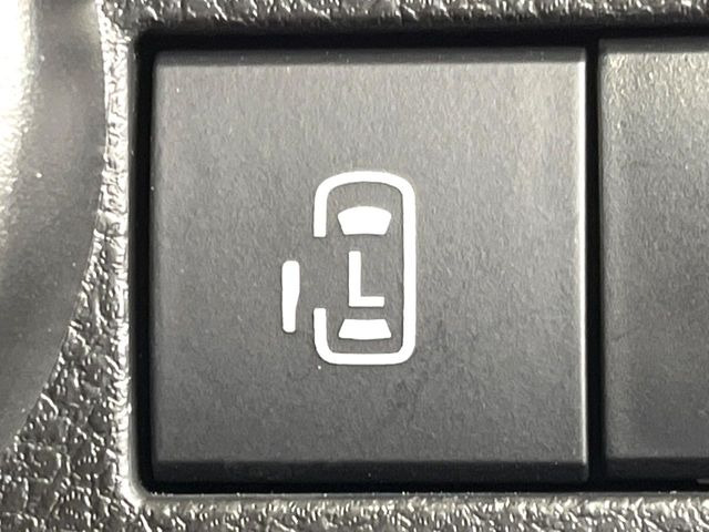 【パワースライドドア】スマートキーや運転席のスイッチでスライドドアの開閉が可能♪電動だから力を入れてドアを開ける必要が無く、小さいお子様でも、重い荷物を持っている時もラクに開け閉めできます♪