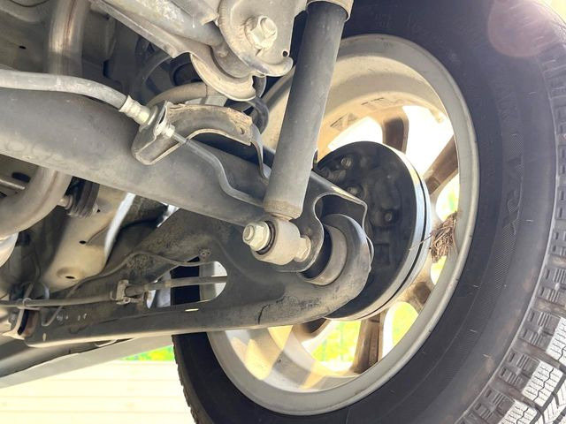 お車を安心してお乗りいただく為には、足回りの定期点検が欠かせません。サービスサポート(有償保証)では無料点検もご提供しており、安心のカーライフをお過ごしいただけるサポート体制が整っています。