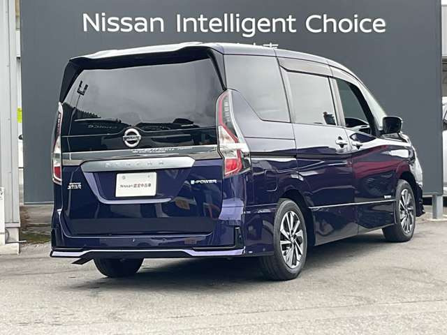 セレナ1.2 e-POWER ハイウェイスターV セカンドスライドアップシート