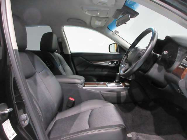 フーガ3.7 370GT FOUR 4WD