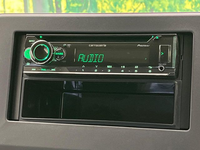 お好きな音楽を車内でお楽しみいただけます♪スピーカー交換・ウーハー追加などの音質向上や、最新ナビ・後席モニター等の取り付けも是非ご相談ください!