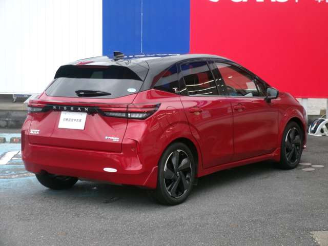 ノートオーラ1.2 G FOUR レザーエディション 4WD