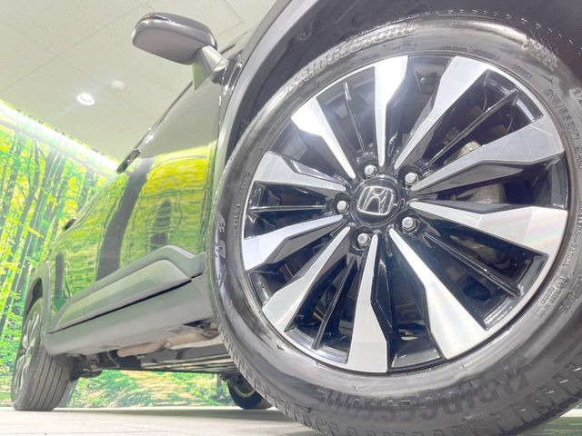 【純正17インチアルミホイール】外観にマッチした純正アルミホイールを装着しております。各種社外アルミホイールや、スタッドレスタイヤも取扱いしております。是非ご相談ください♪