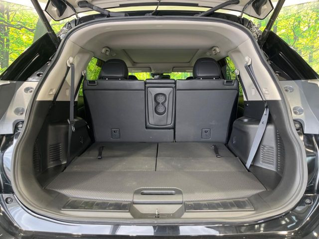 【パワーバックドア】スマートキーや運転席のボタンを押すだけでリアゲートが自動で開閉します!荷物を持っている時や、高い位置にあるバックドアを閉める際に便利な機能です♪