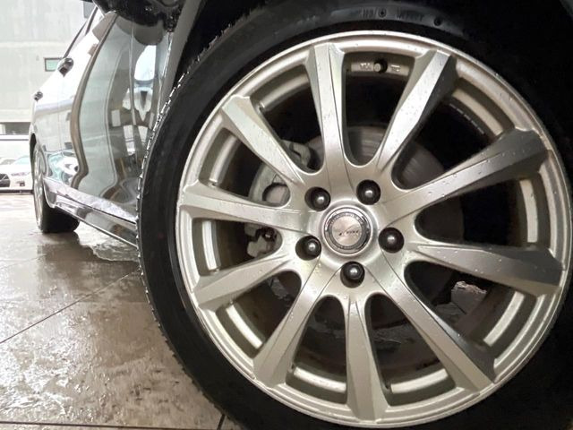 �y18�C���`�A���~�z�C�[���z�O�ςɃ}�b�`�����A���~�z�C�[���𑕒����Ă���܂��B�e��A���~�z�C�[����A�X�^�b�h���X�^�C�����戵�����Ă���܂��B���񂲑��k����������