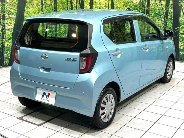 ☆全国のネクステージからお取り寄せが可能※!遠方の店舗に展示してあるクルマが気になる場合も、最寄りの店舗でご覧いただくことが可能です!是非私たちに要望をお聞かせください!※別途費用