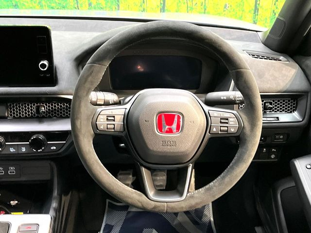 【ステアリングスイッチ】運転中、前方から目線をそらすことなく、オーディオ等の操作が可能な便利機能!安心&快適なドライブを演出してくれます♪