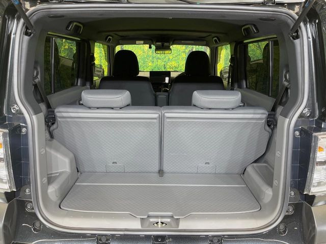 普段のお買い物や通勤、送迎等に十分な荷室スペースを確保しております。セカンドシートを倒すと、大きな荷物の積載も可能です♪