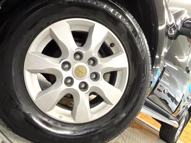 �y����17�C���`�A���~�z�C�[���z�O�ςɃ}�b�`���������A���~�z�C�[���𑕒����Ă���܂��B�e��ЊO�A���~�z�C�[����A�X�^�b�h���X�^�C�����戵�����Ă���܂��B���񂲑��k����������