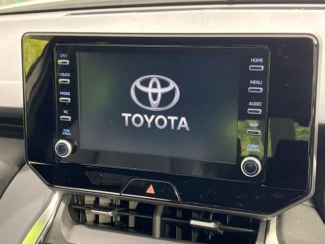 【純正8型ナビ】人気の純正ナビを装備。オーディオ機能も充実しており、Bluetooth接続すればお持ちのスマホやMP3プレイヤーの音楽を再生可能!毎日の運転がさらに楽しくなります!!