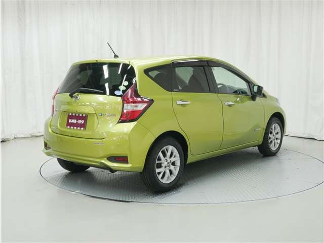 ノート1.2 e-POWER メダリスト FOUR 4WD