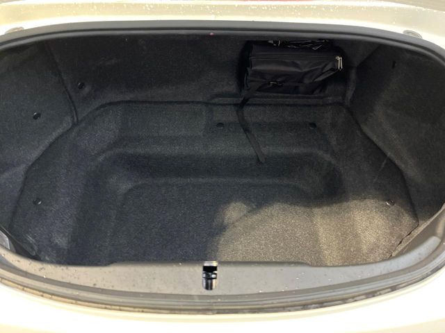 普段のお買い物や通勤、送迎等に十分な荷室スペースを確保しております。