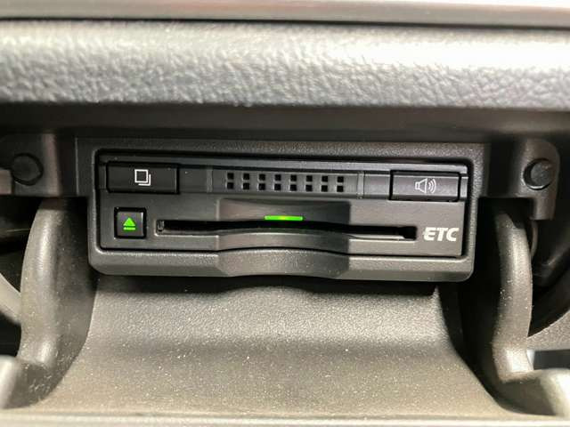 【純正ビルトインETC】装備済み☆長距離ドライブの必需品!高速道路の料金所も楽々通過できますね♪