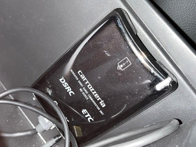 ●ETC車載器(アンテナ分離型音声案内タイプ):お引き渡し時には再セットアップを実施後、お渡しいたします。マイレージ登録に関してもお気軽にスタッフまでお尋ねください。