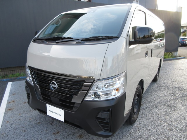 キャラバン2.4 プレミアム GX ロング MYROOM 跳ね上げベッド ディーゼル 4WD