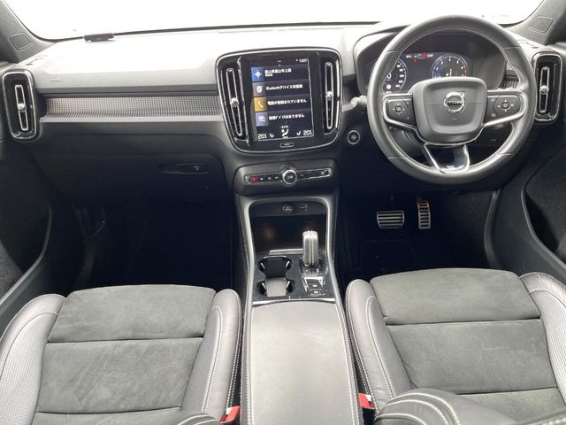 XC40T4 AWD Rデザイン 4WD